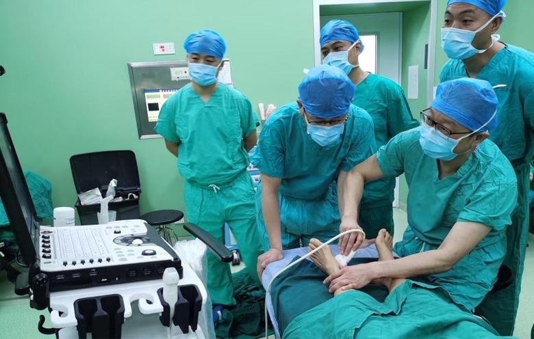 术前超声精准定位患处 - 微医(挂号网)