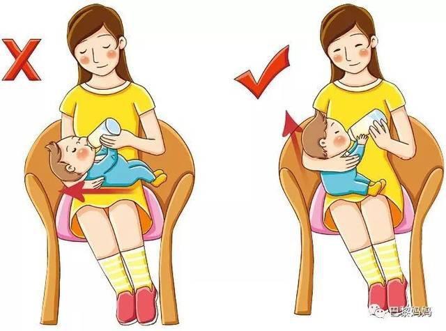 抱孩子吃奶的正确方法图片