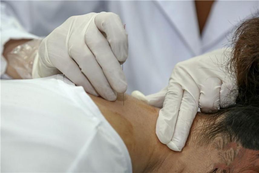 筋膜的秘密:筋膜与疼痛的关系|肖丹一根扁弧刃针治疗筋膜炎疼痛 - 微