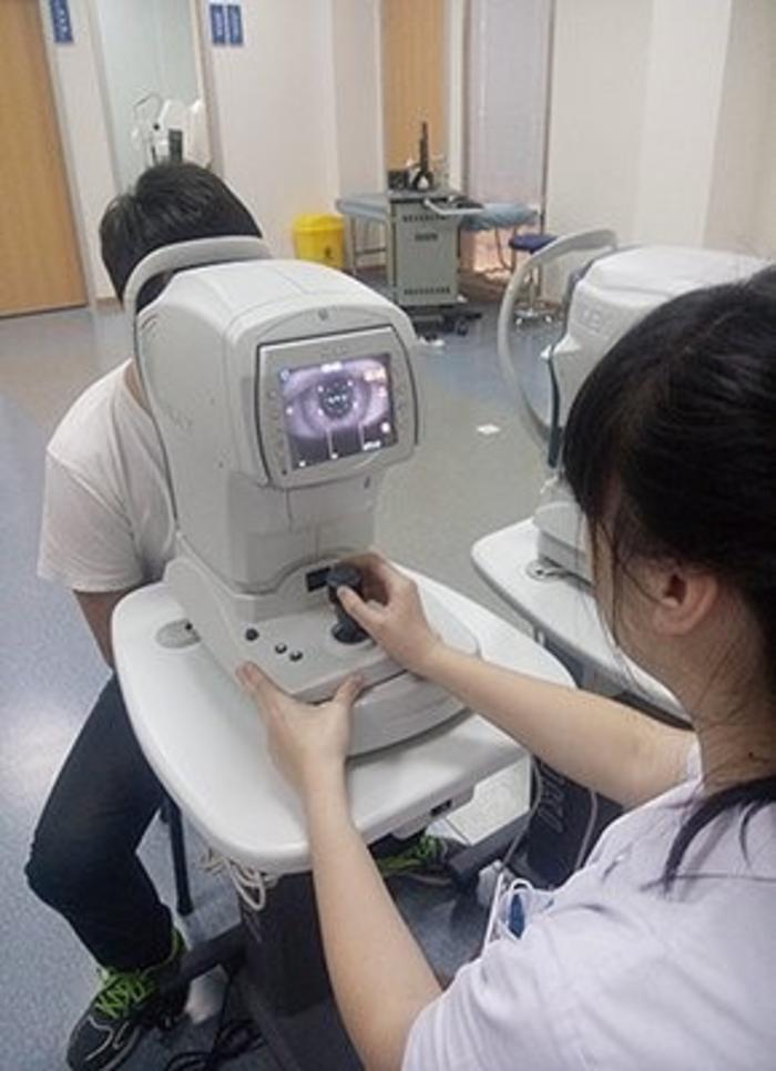 如何测眼压才比较准指测法