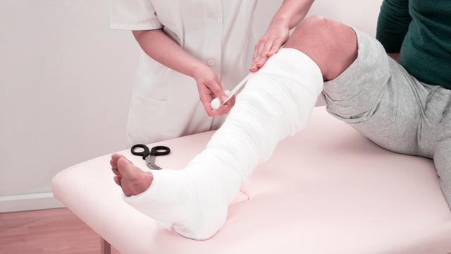 骨折后,多久能下地走路?-微医