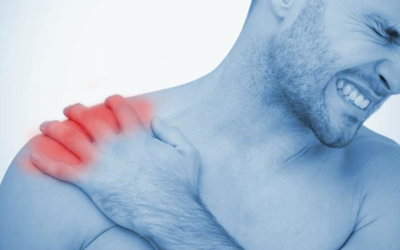 症状四,肩部疼痛据调查那些患有肺癌的患者,他们十有八九就会又胸痛的