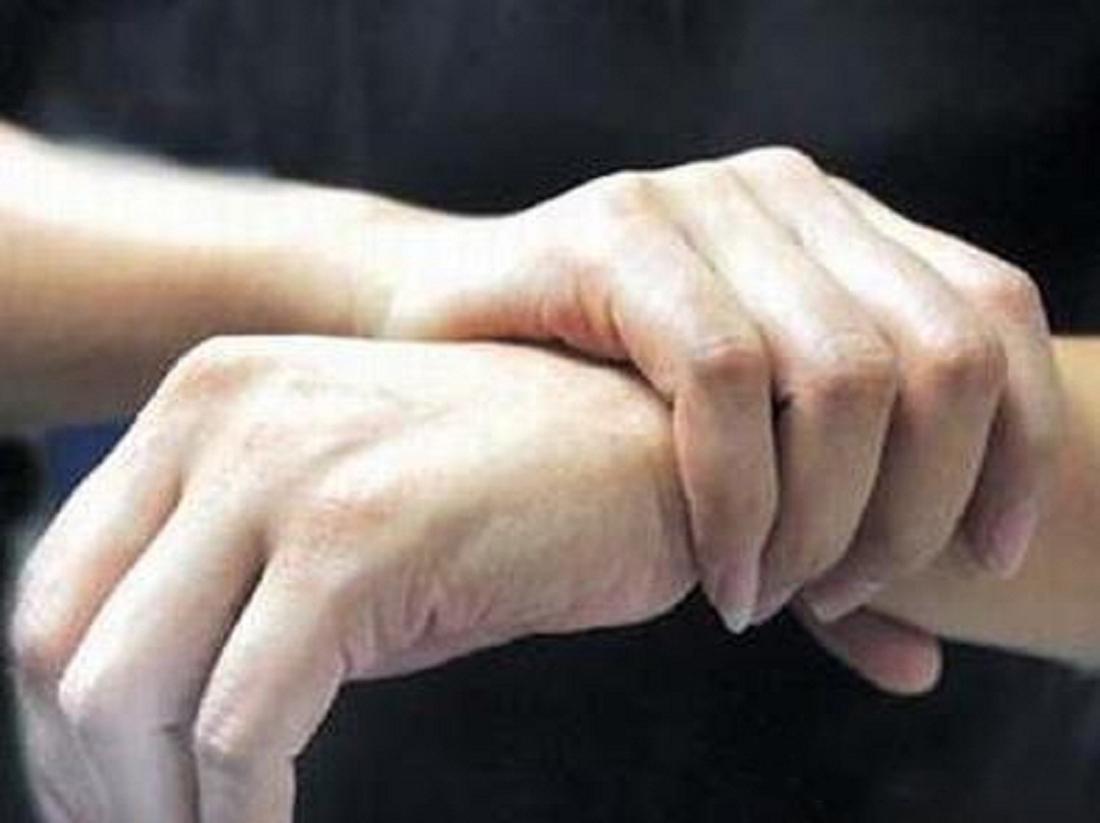 手麻该挂哪个科?神经科还是骨科?内科还是外