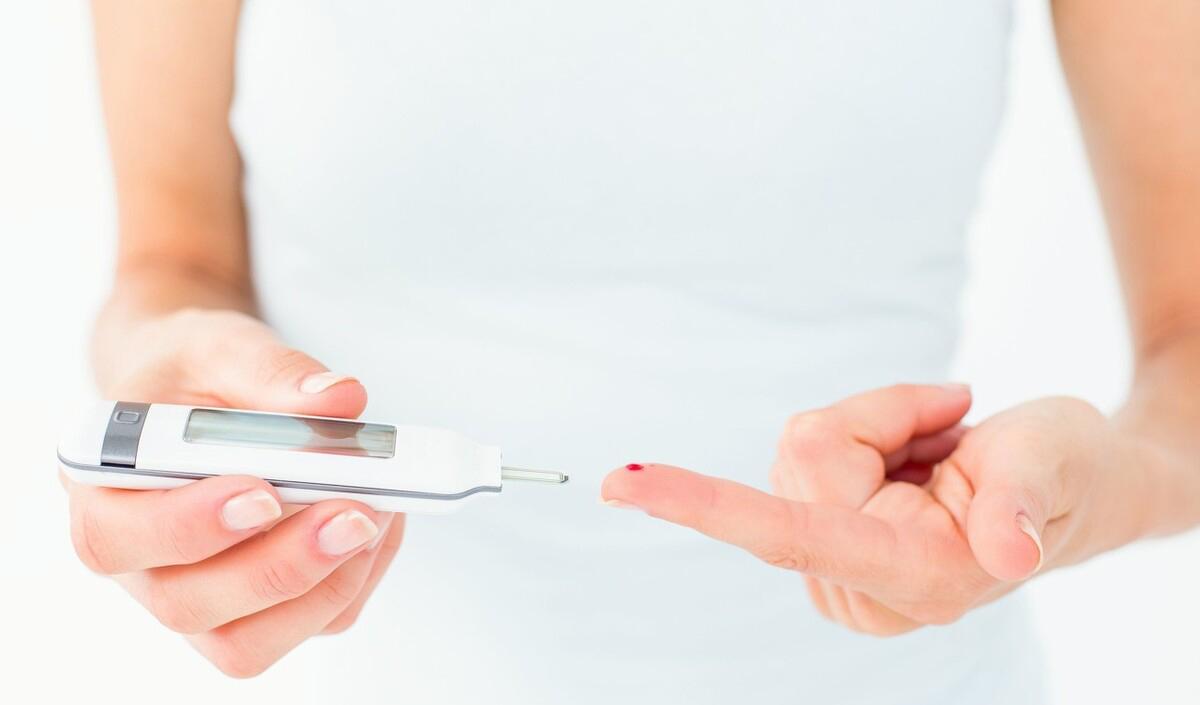 都害怕血糖高其实低血糖比血糖高危害更严重相当一次小中风