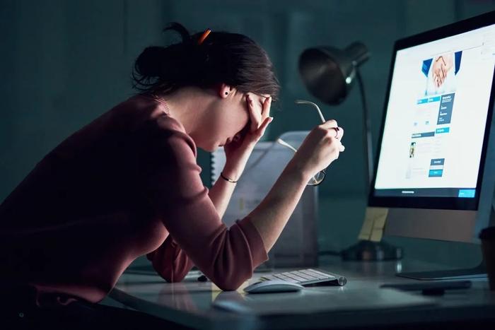 电脑手机看久了眼睛又干又痒你可能是得了这种病