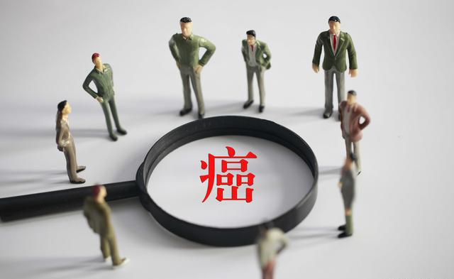 从病理类型来说,小细胞肺癌恶性程度高,癌细胞侵袭力强,容易发生早期