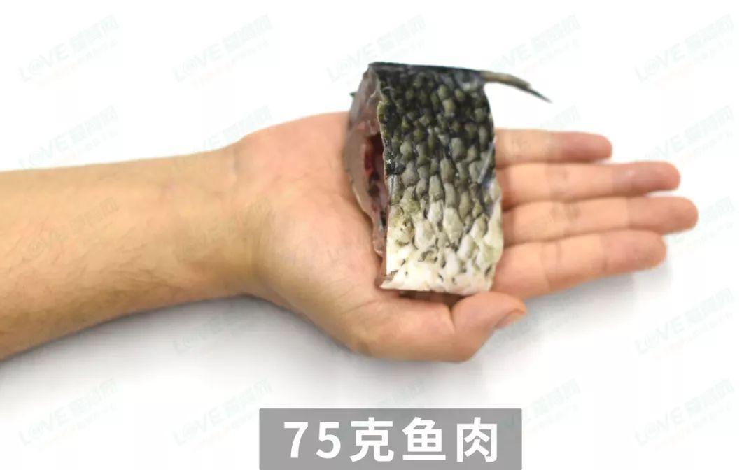 鱼油的服用没有太多禁忌,每天1-2粒随餐服用.