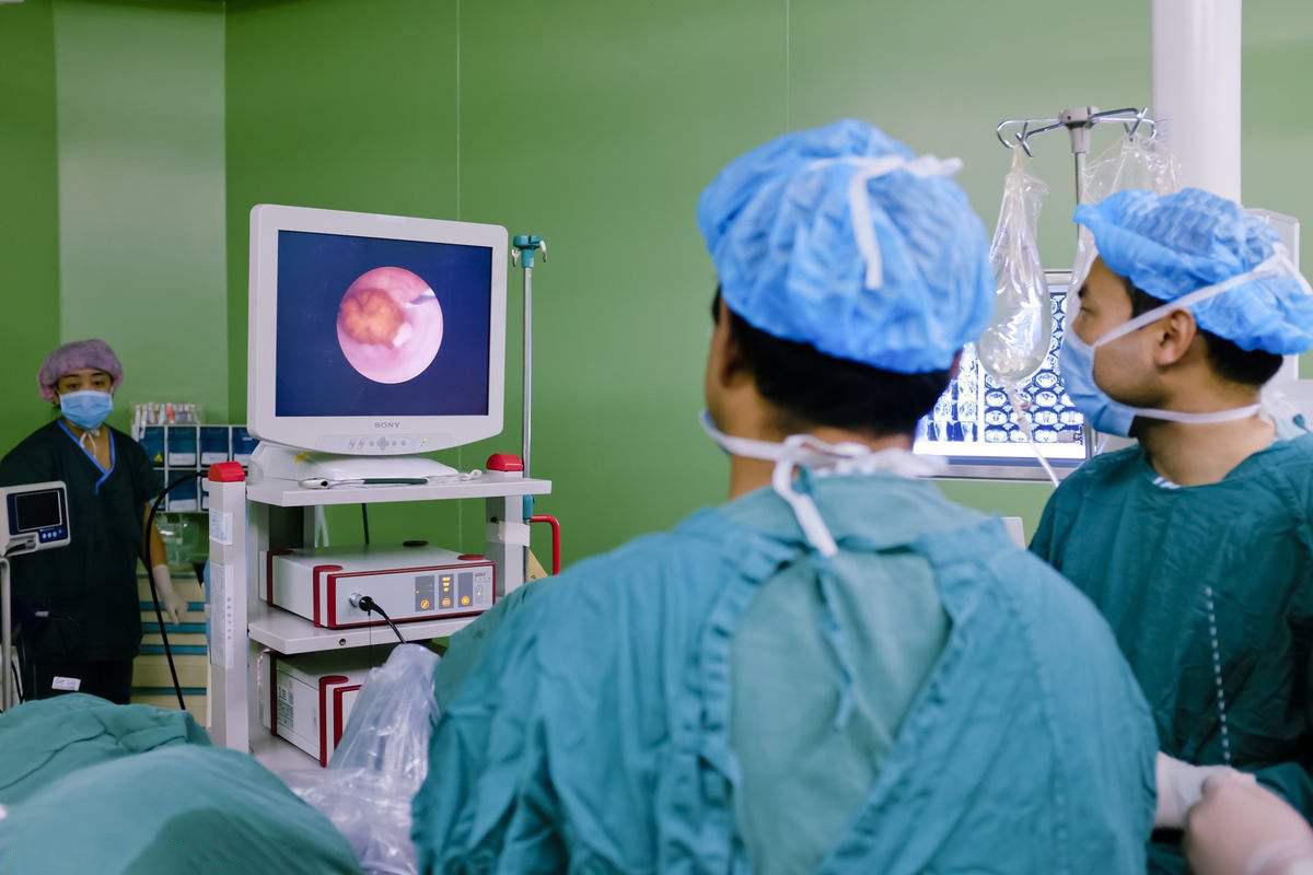 北京泌尿外科专家团队成功完成我院首例输尿管球囊扩张手术