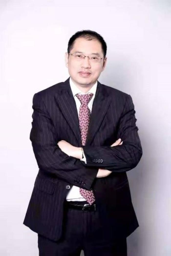 不忘初心牢记使命何耀华教授工作团队进驻上海六院金山分院骨科