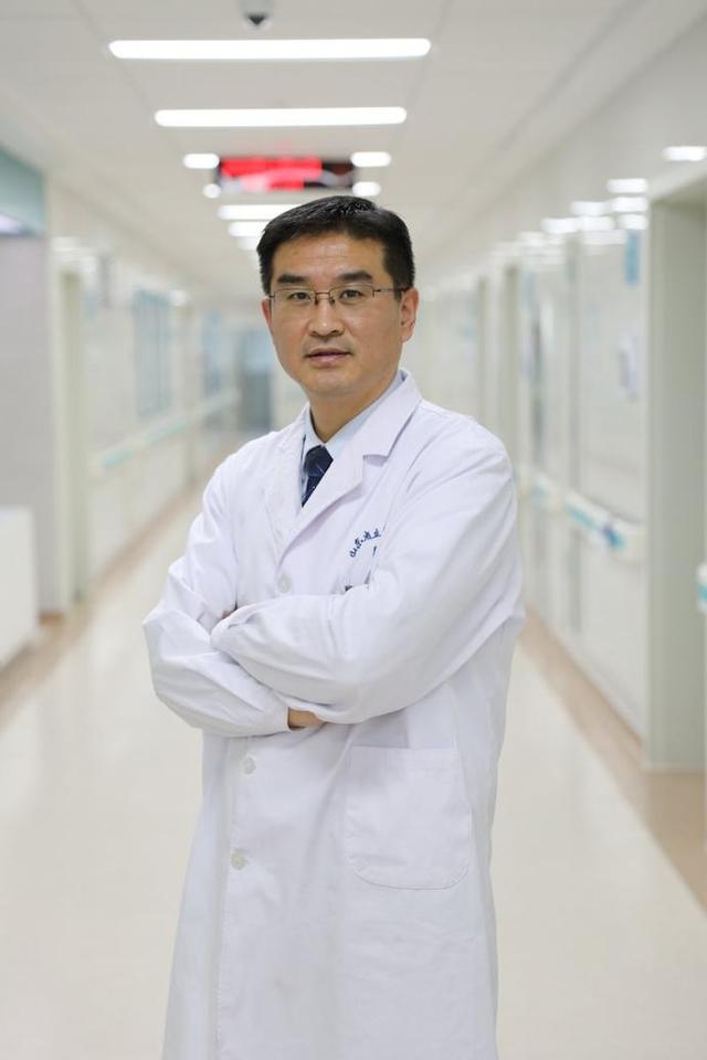 铅衣人:因热爱而坚持的石头哥_张锎医生文章_山东省立第三医院-微医