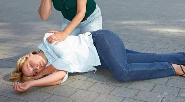 美女节食减肥低血糖发生晕厥该咋办