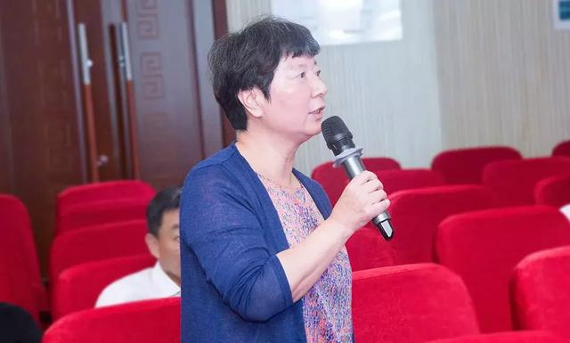 他指出张静波主任详细生动的讲解对医生进行早期脑卒中疾病的鉴别诊断