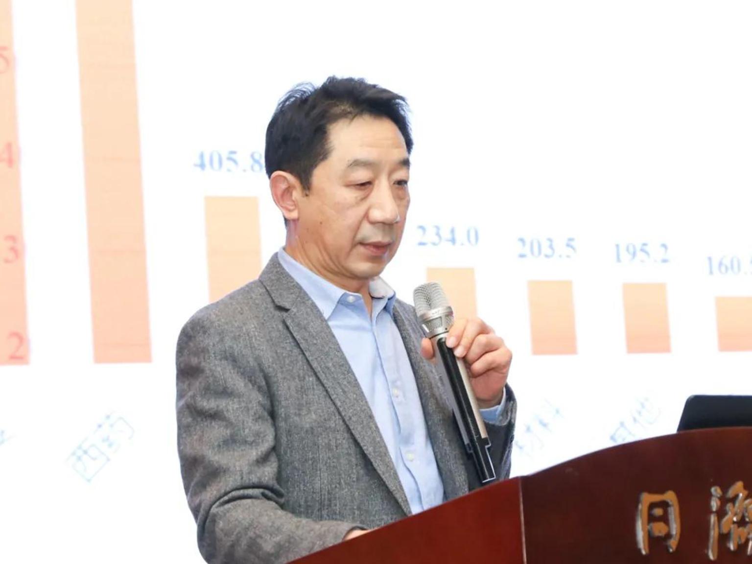 医院汇报环节,集团副总裁,同济大学附属天佑医院院长蔡剑飞,集团副